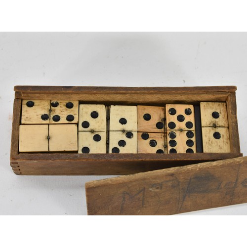 335 - A Quantity Of Vintage Bone And Ebony Dominoes In Wooden Box