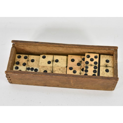 335 - A Quantity Of Vintage Bone And Ebony Dominoes In Wooden Box