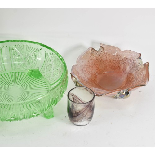 343 - A Collection Of 5 Art Glass Items Including A Believed To Be Uranium Glass Fruit Bowl And An Unusual... 