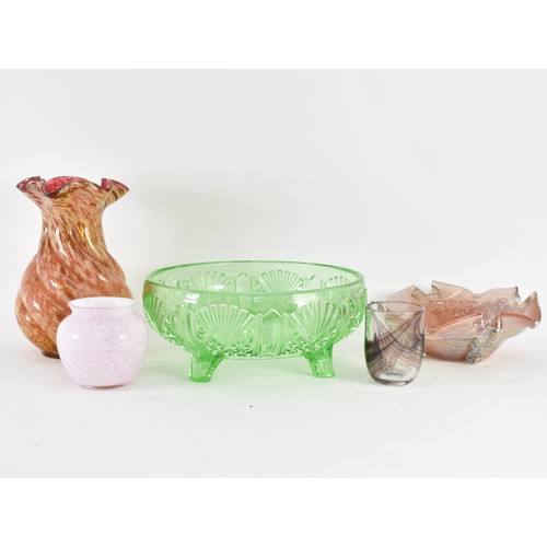 343 - A Collection Of 5 Art Glass Items Including A Believed To Be Uranium Glass Fruit Bowl And An Unusual... 