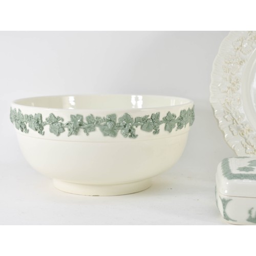 362 - A Collection Of 3 Green / White Wedgwood Items Including A Bowl, Pot And Plate.