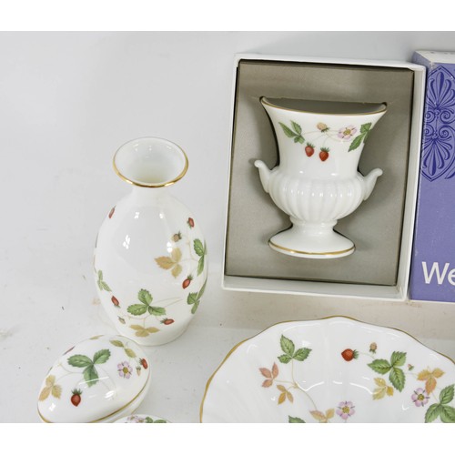 381 - A Collection Of Wedgwood Wild Strawberry Items Including One Boxed