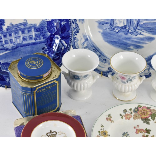 385 - An Assortment Of Various Wedgwood Items Including 4 Plates, 3 Urns And More