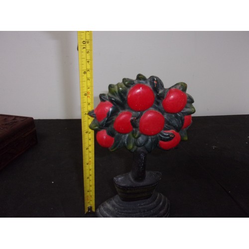 432 - Mixed Lot Containing A 20mm Shell. A Heavy Metal Door Stop In The Style Of A Fruit Tree, And A Nice ... 