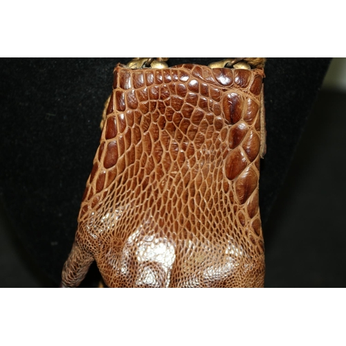 549 - Unusual Real Crocodile Skin Claw Small Purse