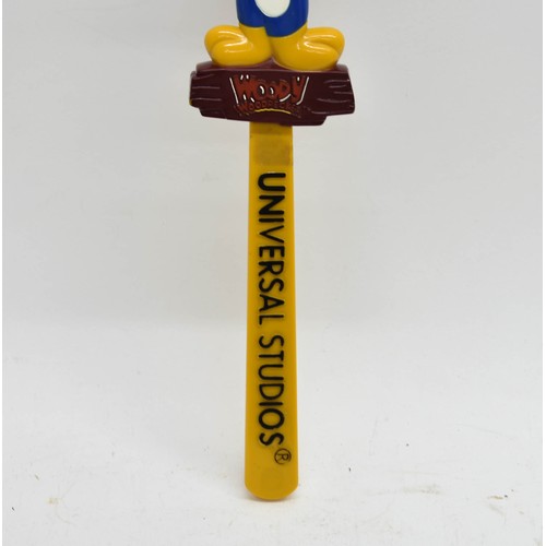 454 - A Vintage Woody Woodpecker Universal Studios Back Scratcher