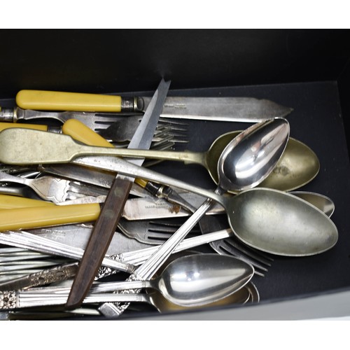 472 - A Box Containing Various Flatware