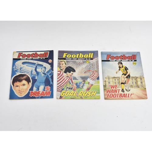 495 - A Collection Of 10 Vintage Football Magazines