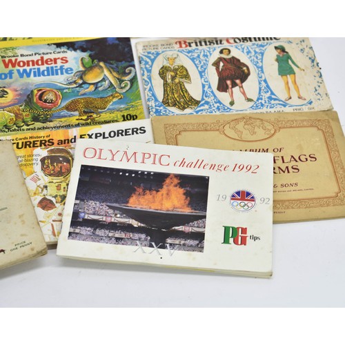 499 - A Quantity Of Tea And Cigarette Cards