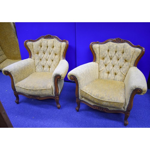 211 - A Delightful Yellow Upholstered Italian Rococo Style 3 Seater Settee And 2 Chairs. Settee 205cm Widt... 