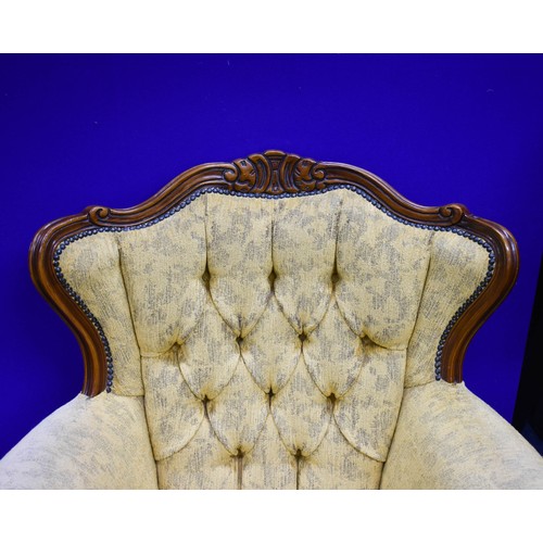 211 - A Delightful Yellow Upholstered Italian Rococo Style 3 Seater Settee And 2 Chairs. Settee 205cm Widt... 