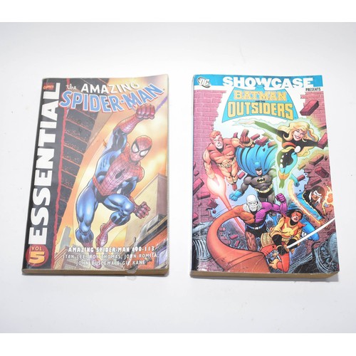 227 - A Collection Of 5 Graphic Novels To Include Spiderman, Batman, Superman And Futurama