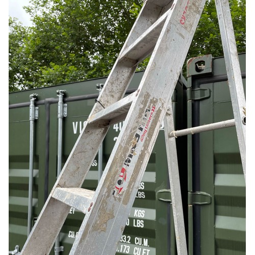 476 - A Large Folding Decorators Ladder. 10 Step.