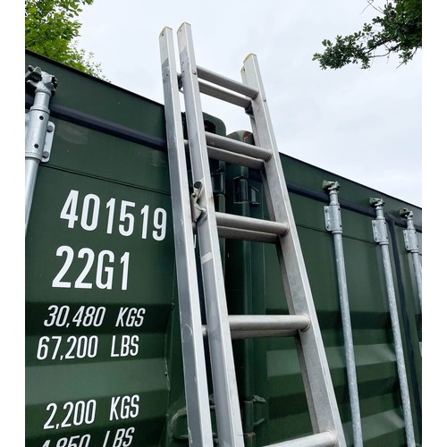 478 - An Extendable Metal Ladder