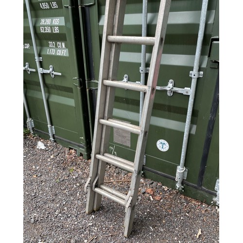 483 - An Extendable Metal Ladder