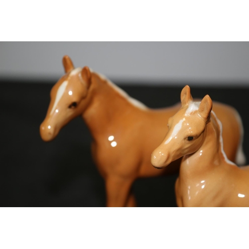 113 - Beswick Mother and Foal Horses 12cm and 11 cm