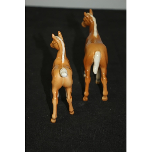 113 - Beswick Mother and Foal Horses 12cm and 11 cm