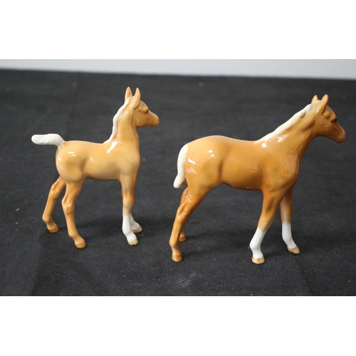 113 - Beswick Mother and Foal Horses 12cm and 11 cm