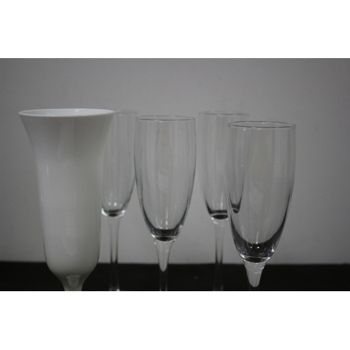 115 - 5 Champagne Glasses