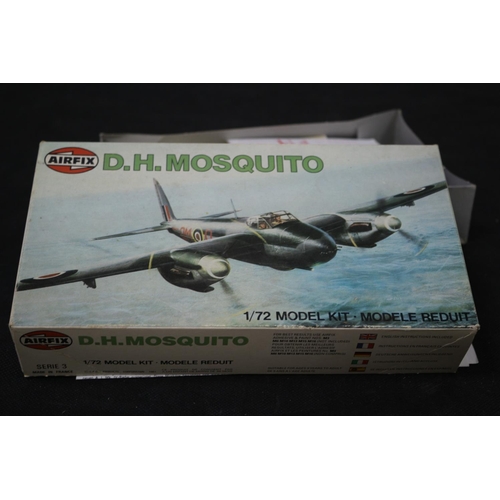 125 - A Vintage Airfix Mosquito Model