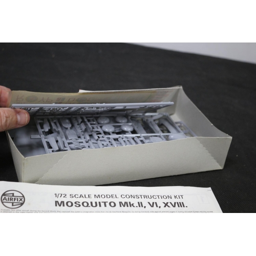 125 - A Vintage Airfix Mosquito Model