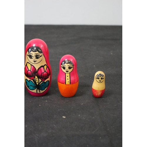 317 - 5 Piece Vintage Russian Doll