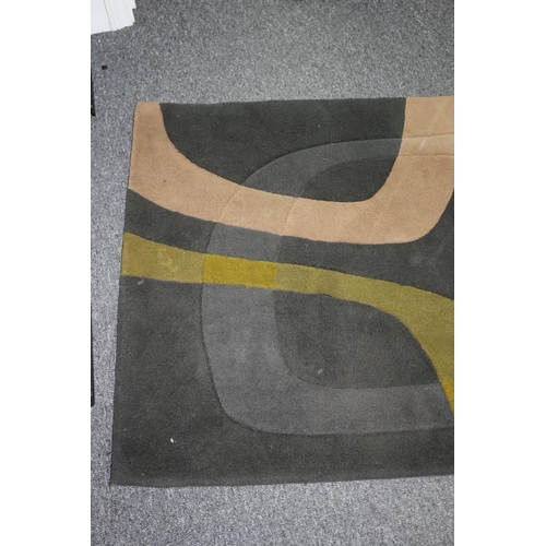 42 - Modern Acrylic Rug With Abstract Pattern 90cm x 160cm