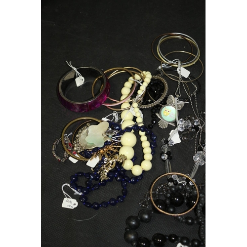 501 - Large Selection of Costume Jewellery