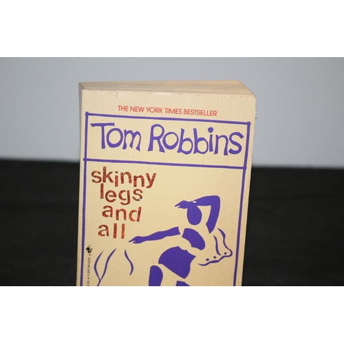 518 - Tom Robbins - Skinny Legs and All 1990