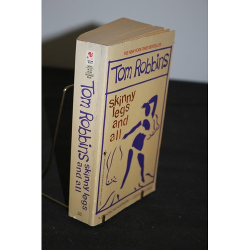 518 - Tom Robbins - Skinny Legs and All 1990