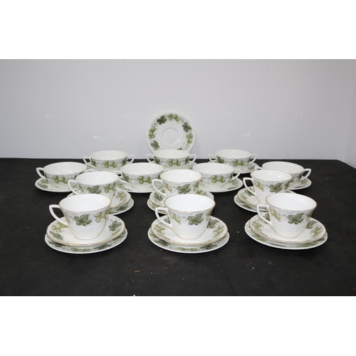 66 - Royal Worcester Mathon/The Worcester Hop 33 Pieces including 6 Soup Bowls and Saucers, 6 Tea Cups an... 