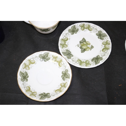 66 - Royal Worcester Mathon/The Worcester Hop 33 Pieces including 6 Soup Bowls and Saucers, 6 Tea Cups an... 