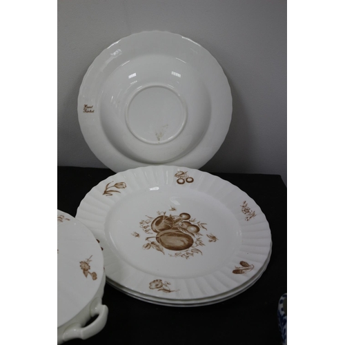 67 - A Great Selection of  over 50 Pieces Delecta Reproduction of Early Worcester Bone China, 5 Items wit... 