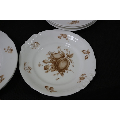 67 - A Great Selection of  over 50 Pieces Delecta Reproduction of Early Worcester Bone China, 5 Items wit... 