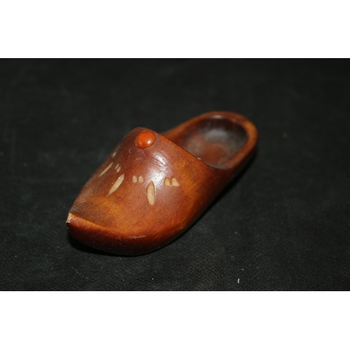 503 - Selection of Treen