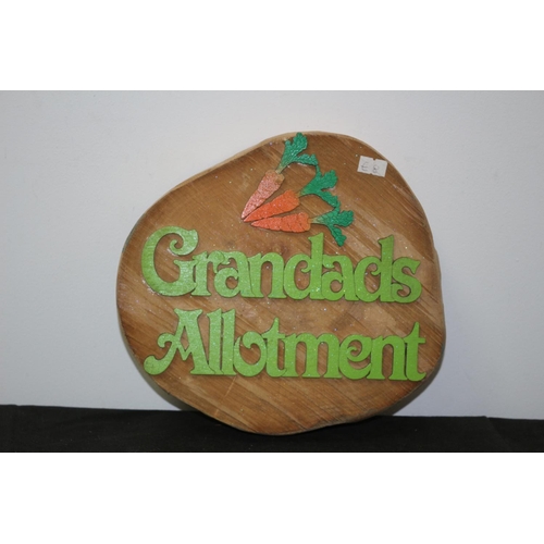 787 - Stylish Wooden 'Granddad's Allotment' Sign 26x24cm