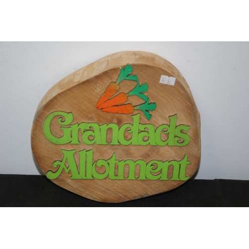 787 - Stylish Wooden 'Granddad's Allotment' Sign 26x24cm