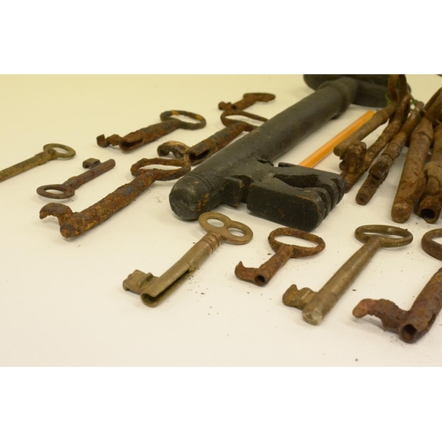 100 - 1 x Large Antique Key and Several Aged Keys