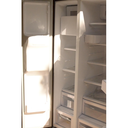 10 - Samsung American Fridge/Freezer Complete with mains water supply. Doors have been removed for the pu... 