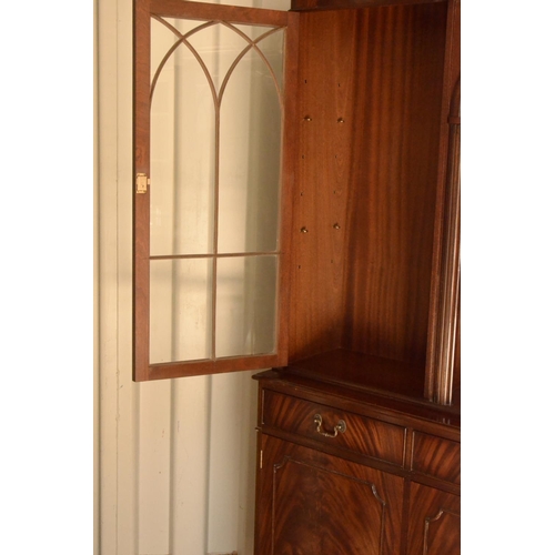 11 - Lovely well made quality wood display cabinet with glass shelves (not shown in picture) with working... 