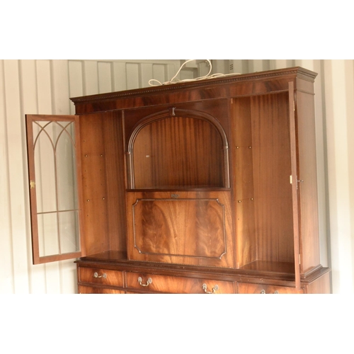 12 - Lovely well made quality wood display cabinet with glass shelves (not shown in picture)with centre d... 