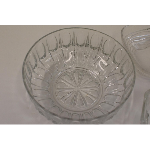 133 - 4 x Glass Fruit Salad Bowls various sizes