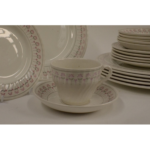 138 - 30 Piece Dinner Set Floral Design 6 Cups & Saucers, Bowls, Side Plates and Dinner Plates