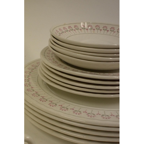 138 - 30 Piece Dinner Set Floral Design 6 Cups & Saucers, Bowls, Side Plates and Dinner Plates