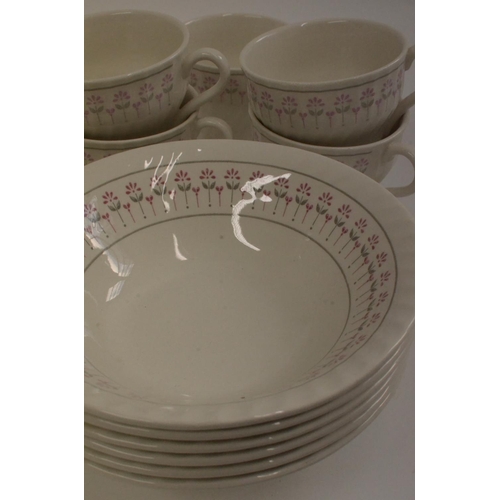 138 - 30 Piece Dinner Set Floral Design 6 Cups & Saucers, Bowls, Side Plates and Dinner Plates