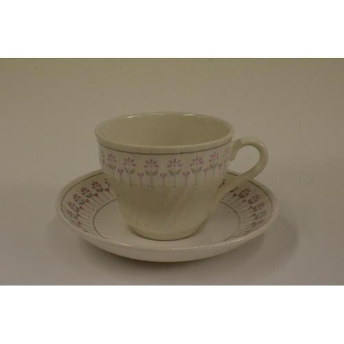 138 - 30 Piece Dinner Set Floral Design 6 Cups & Saucers, Bowls, Side Plates and Dinner Plates