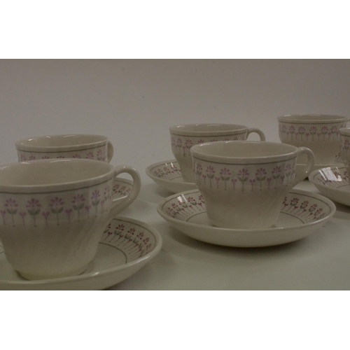 138 - 30 Piece Dinner Set Floral Design 6 Cups & Saucers, Bowls, Side Plates and Dinner Plates