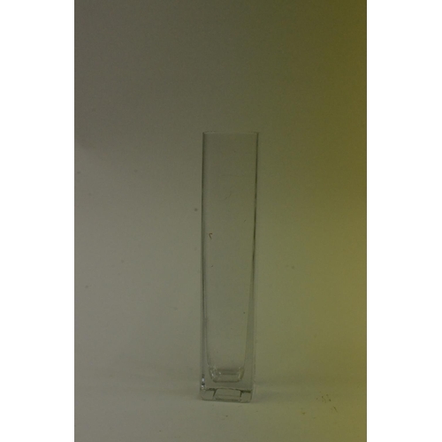 144 - 5 x Various Vases 3 Clear, 1 Yellow and 1 Green  Various Sizes