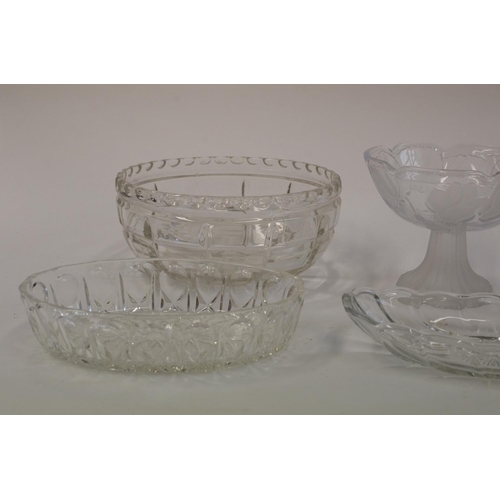 161 - Glassware Containing 2 Bon Bon Bowls, 2 Platters and Bowl