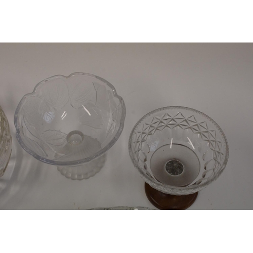 161 - Glassware Containing 2 Bon Bon Bowls, 2 Platters and Bowl